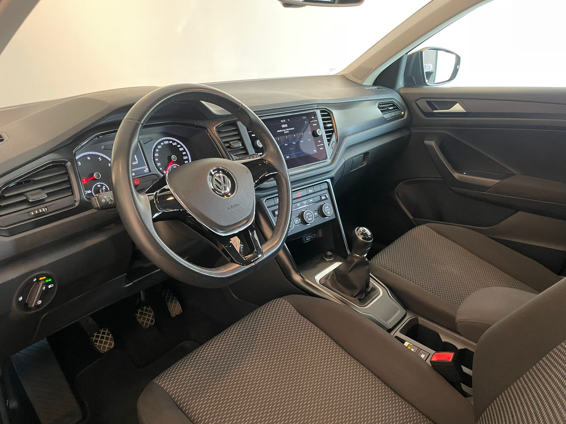 36945006-17.jpg