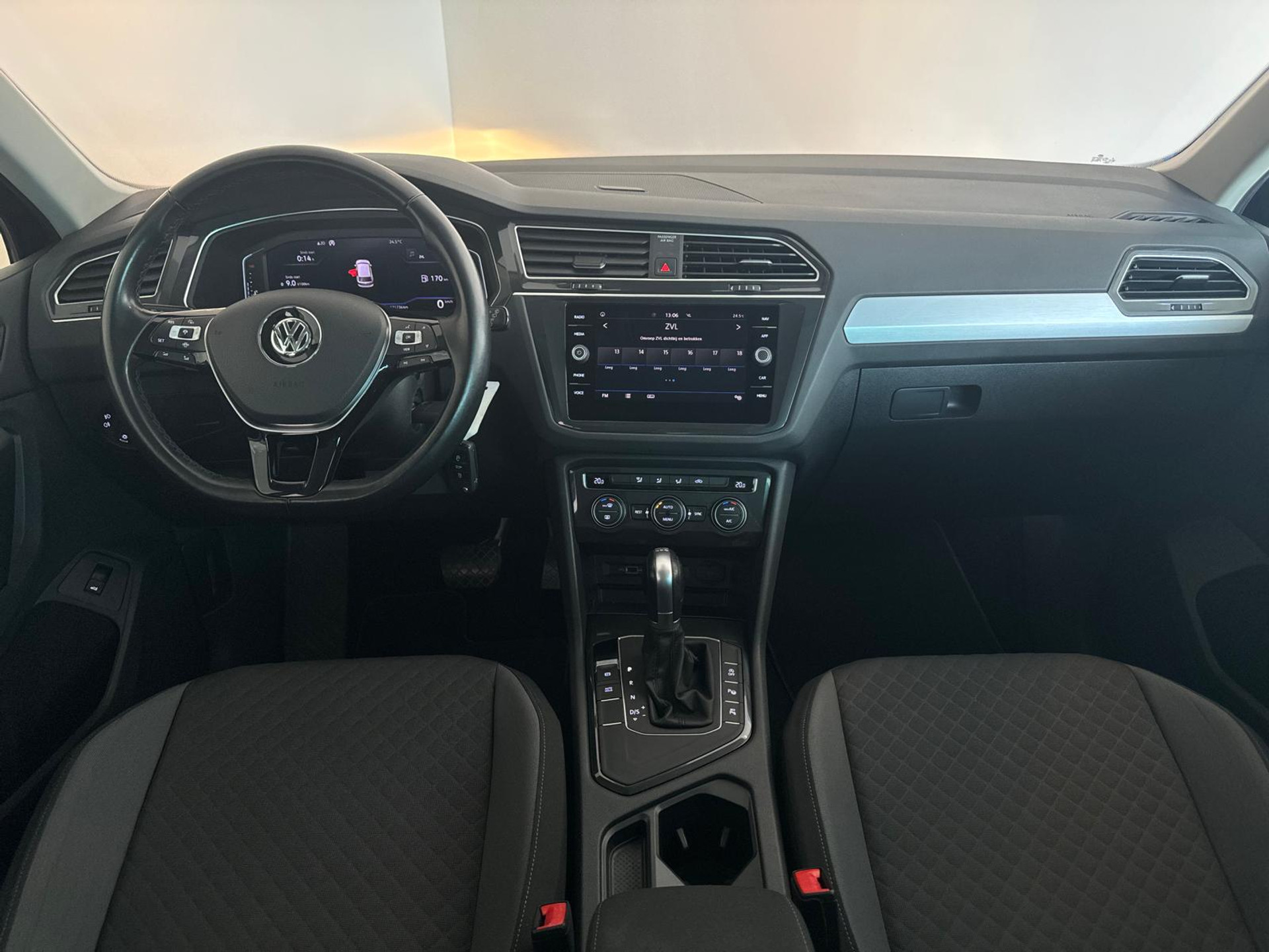 39329225-23.jpg