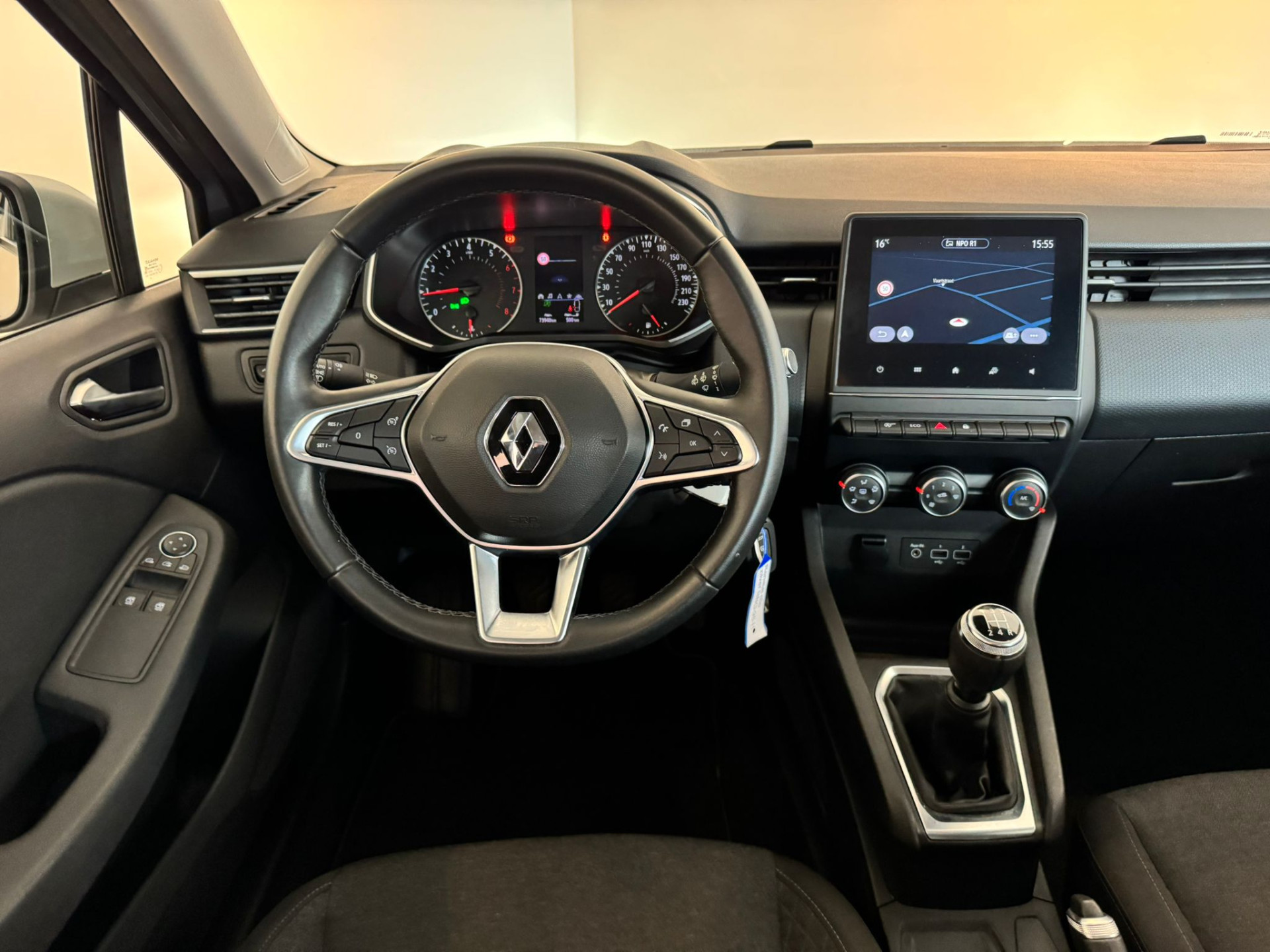 40362044-17.jpg