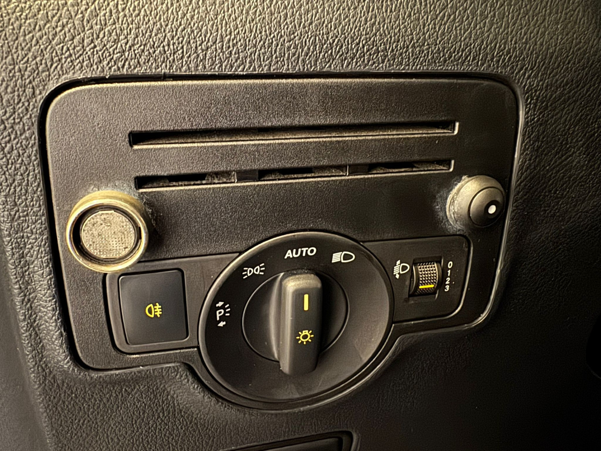 41408991-28.jpg