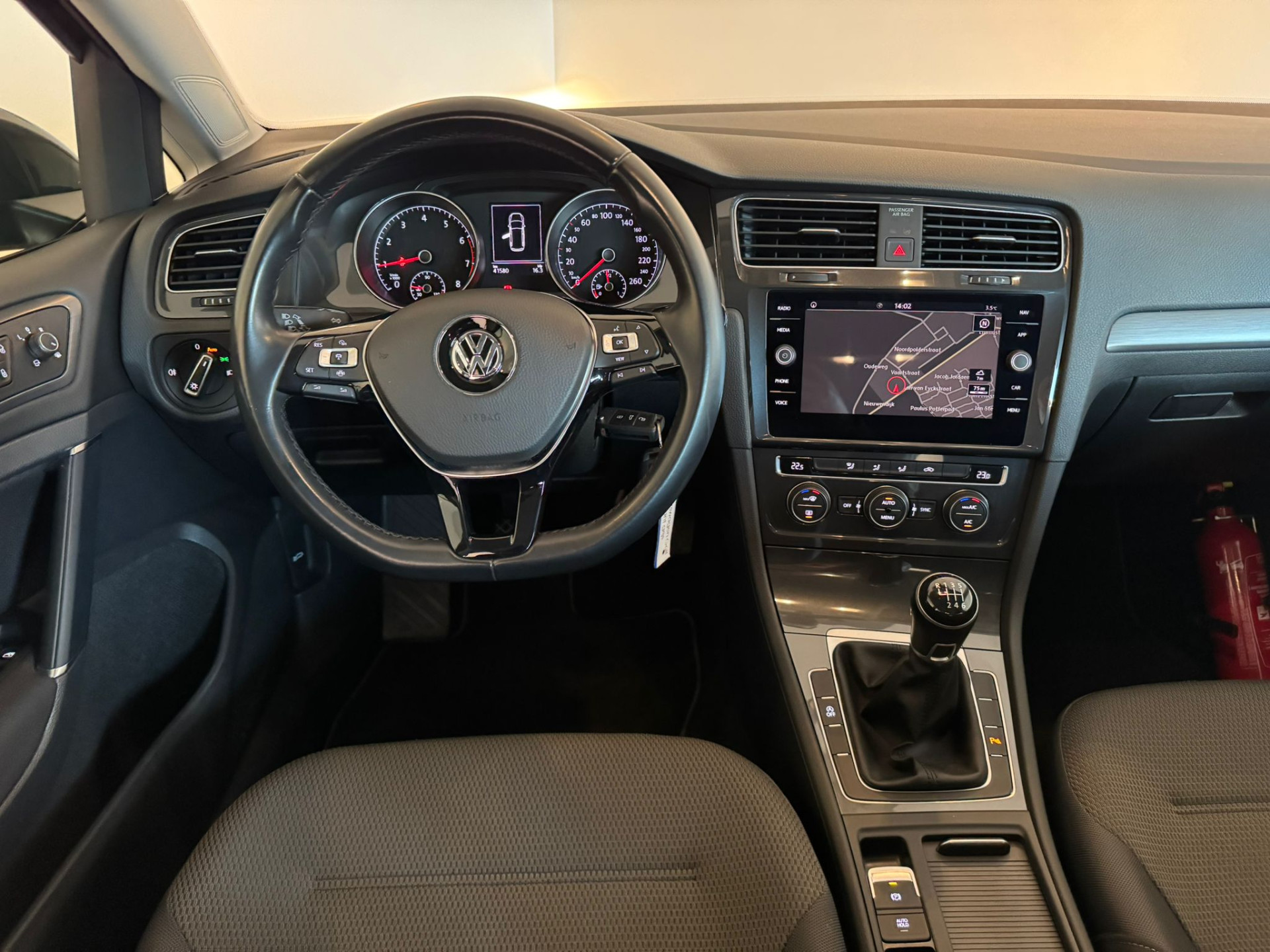 41733540-17.jpg