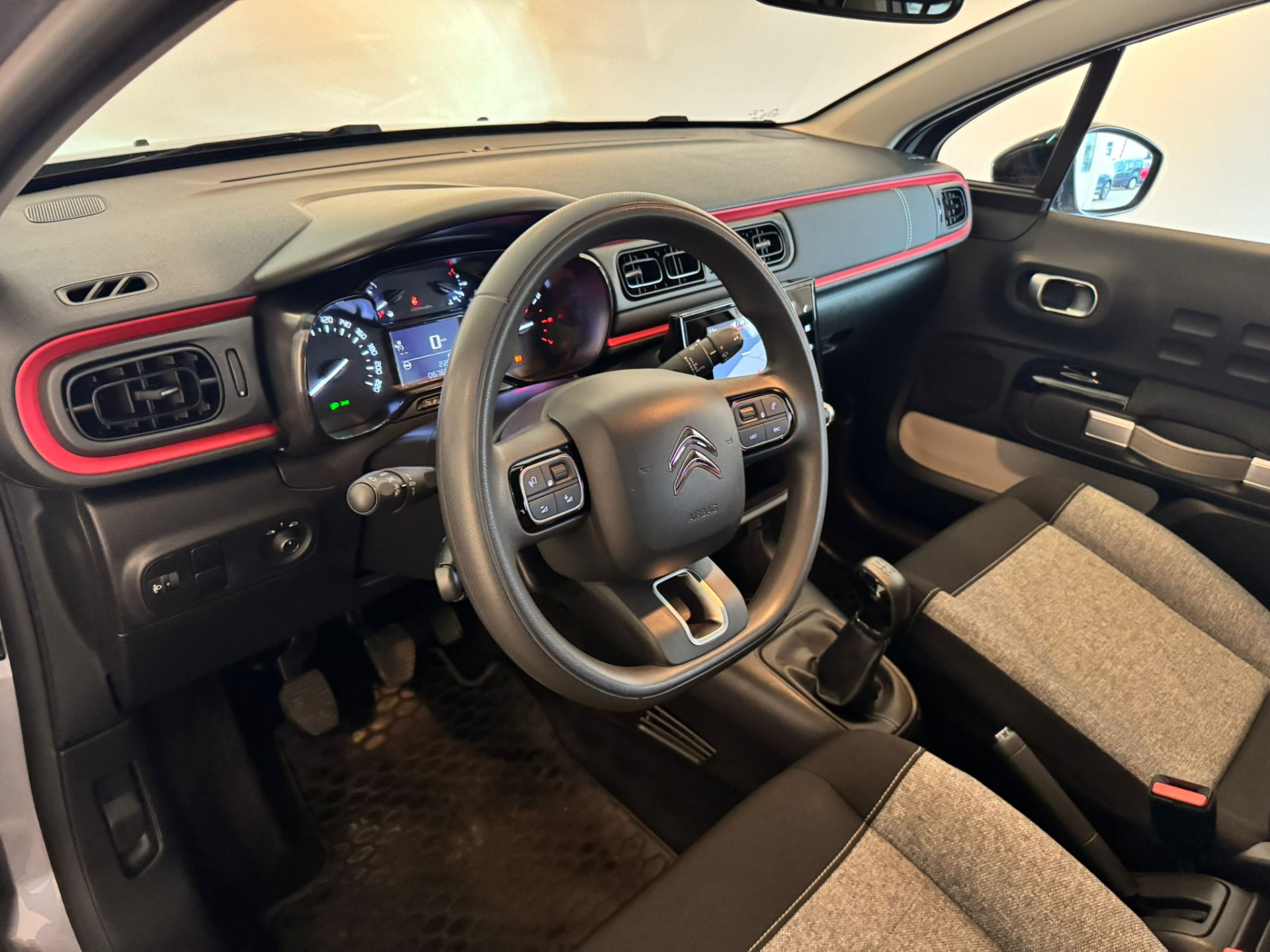 41748169-15.jpg