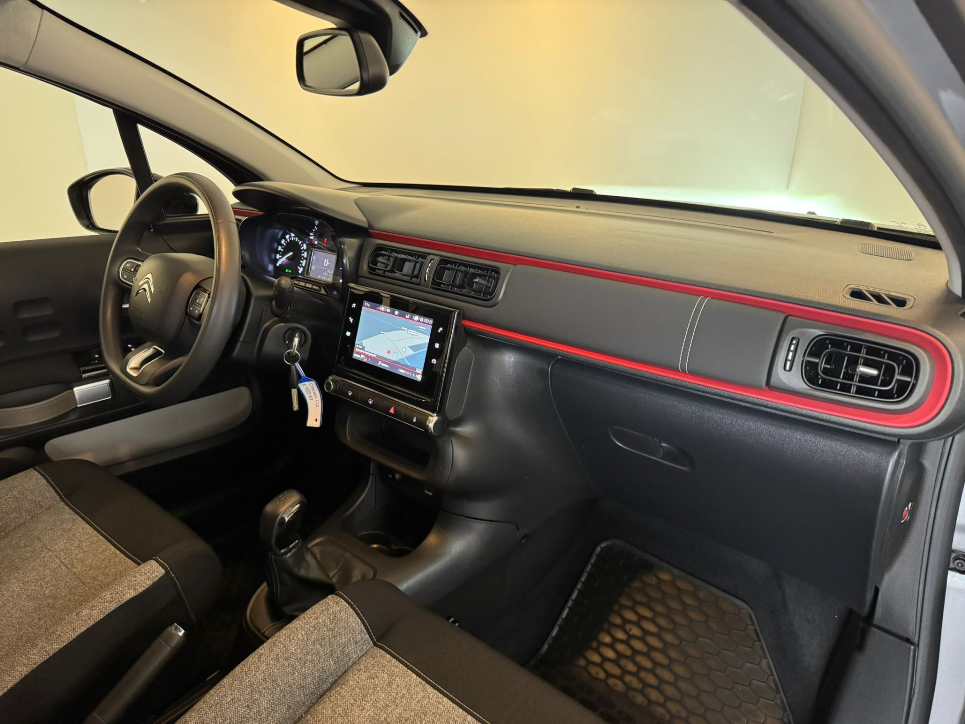 41748169-16.jpg