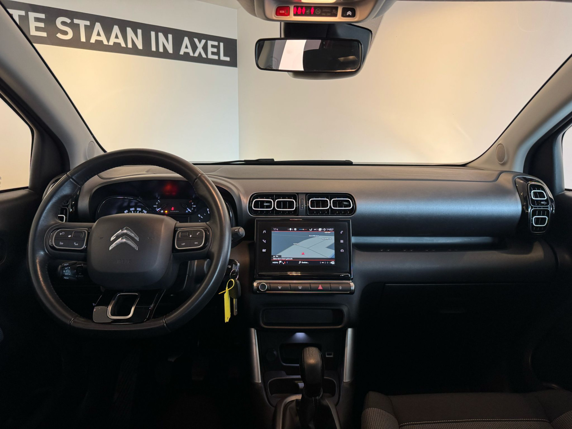 42294154-11.jpg