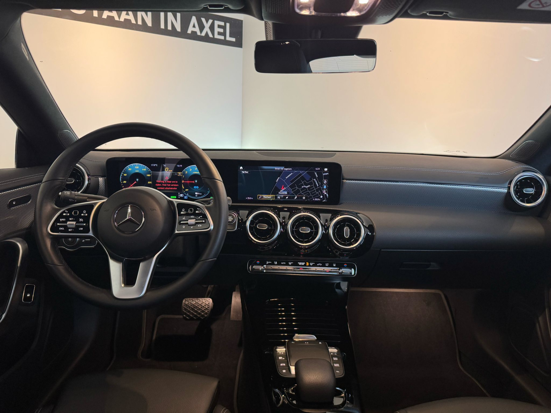 42874423-19.jpg