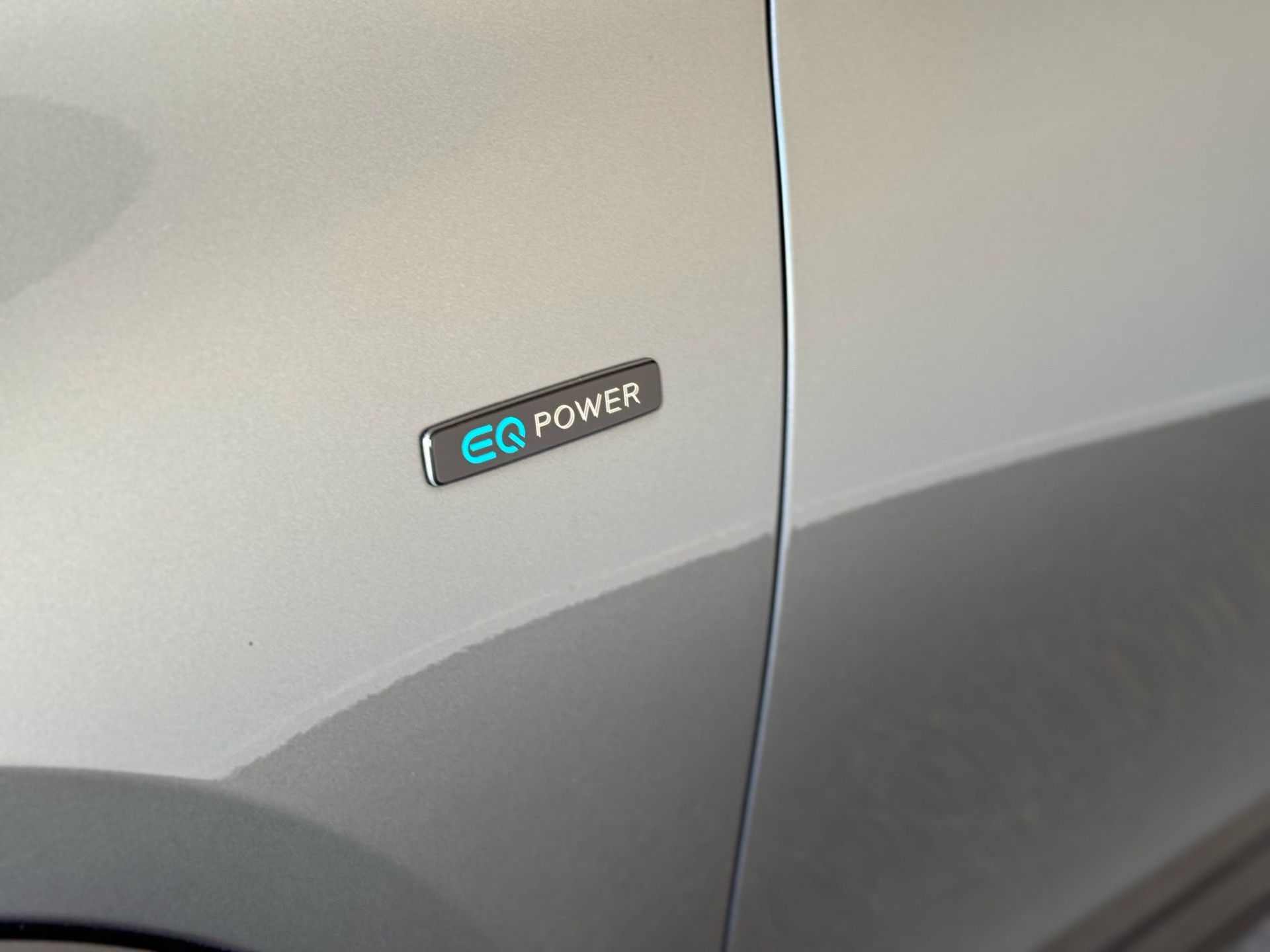 43407181-4.jpg