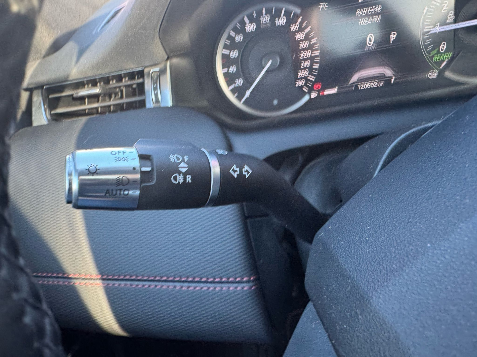 43601107-10.jpg
