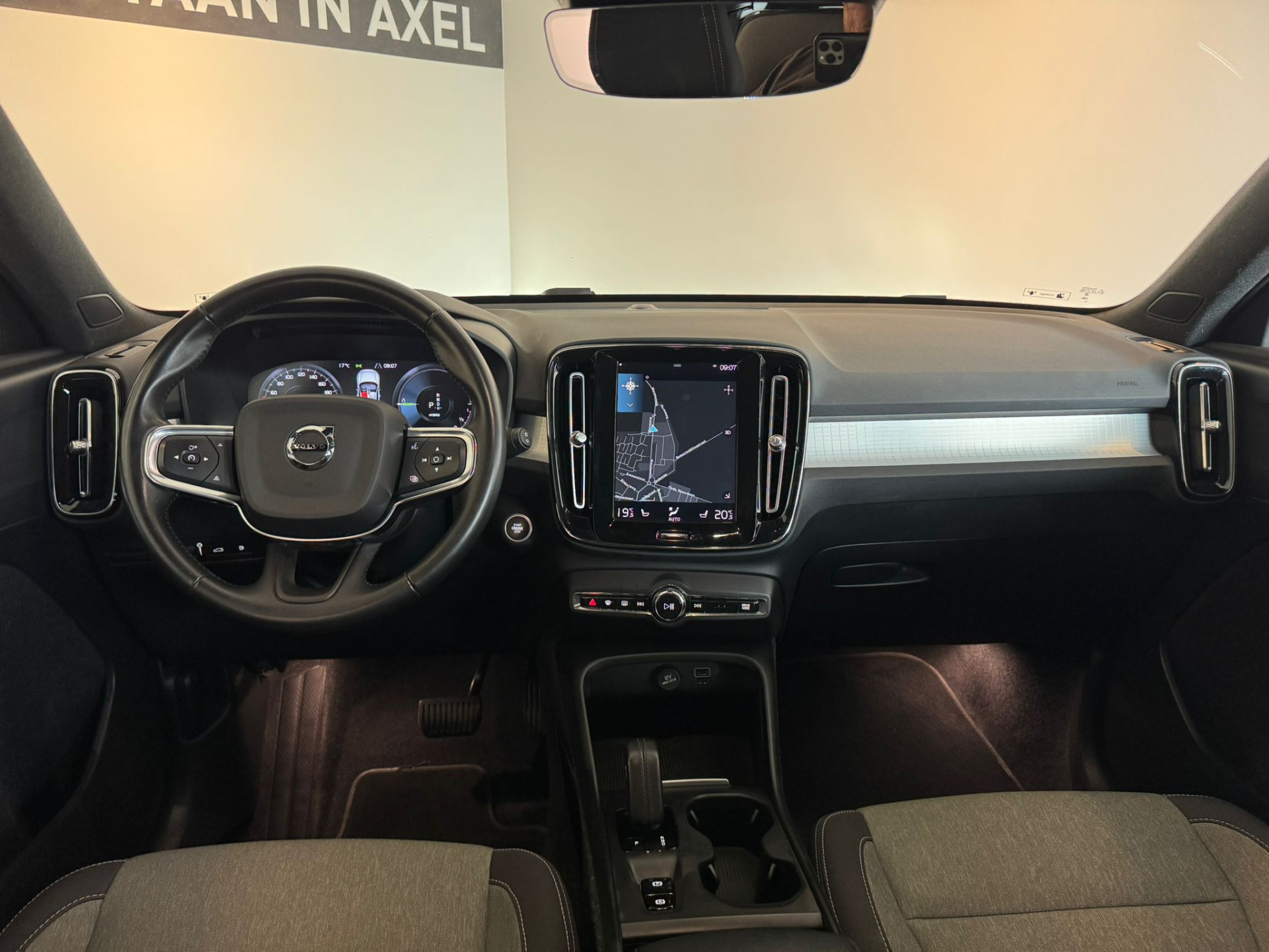 44125599-18.jpg