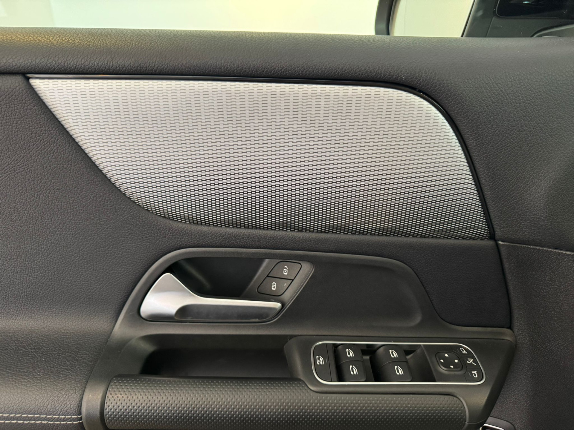 44880402-43.jpg