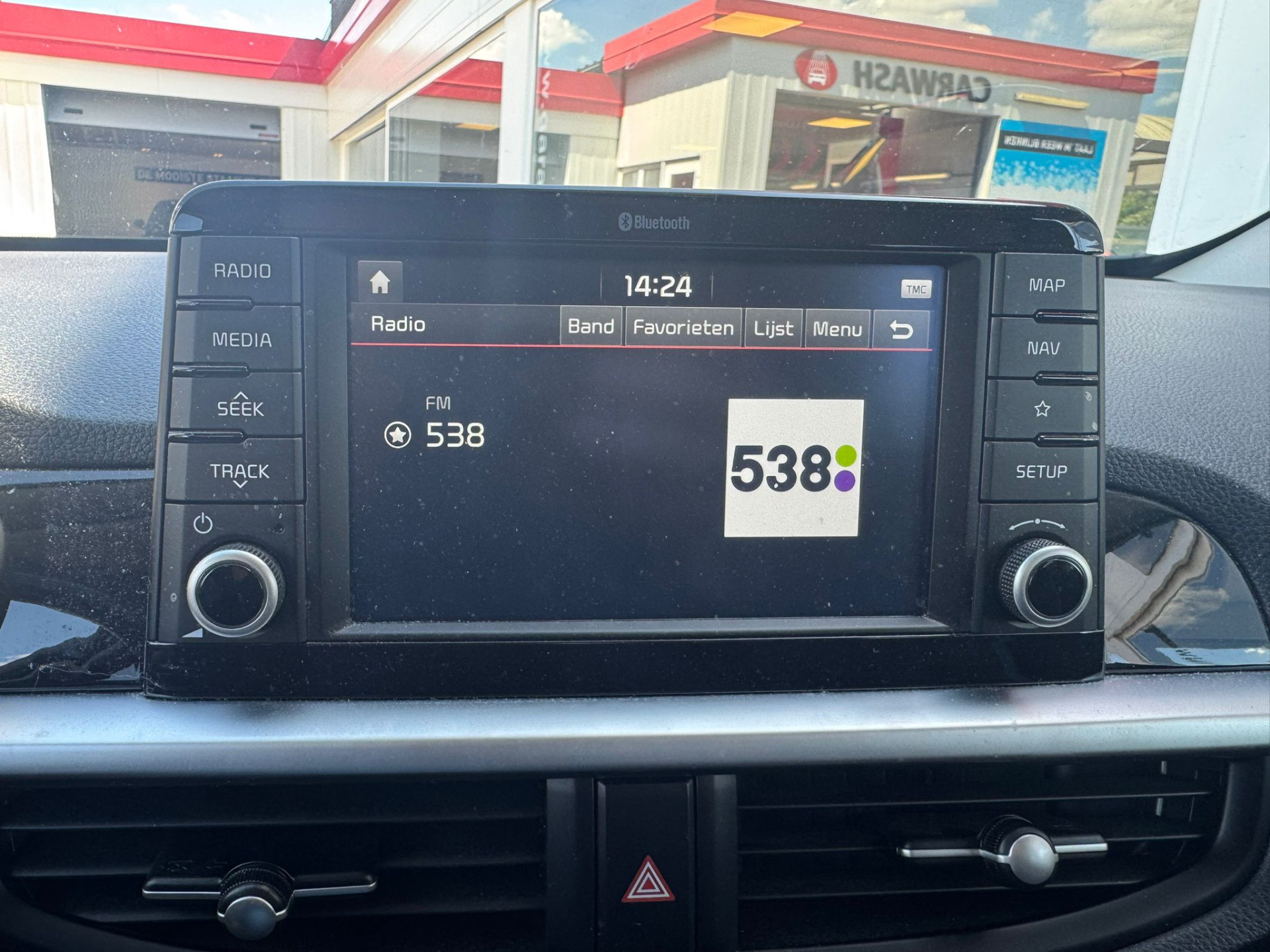 44909483-16.jpg