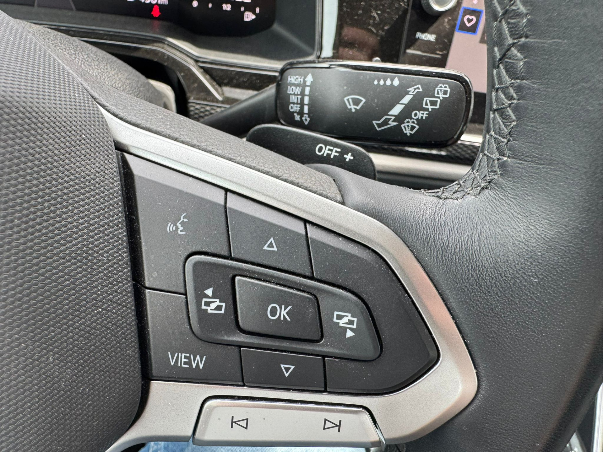 45017249-10.jpg