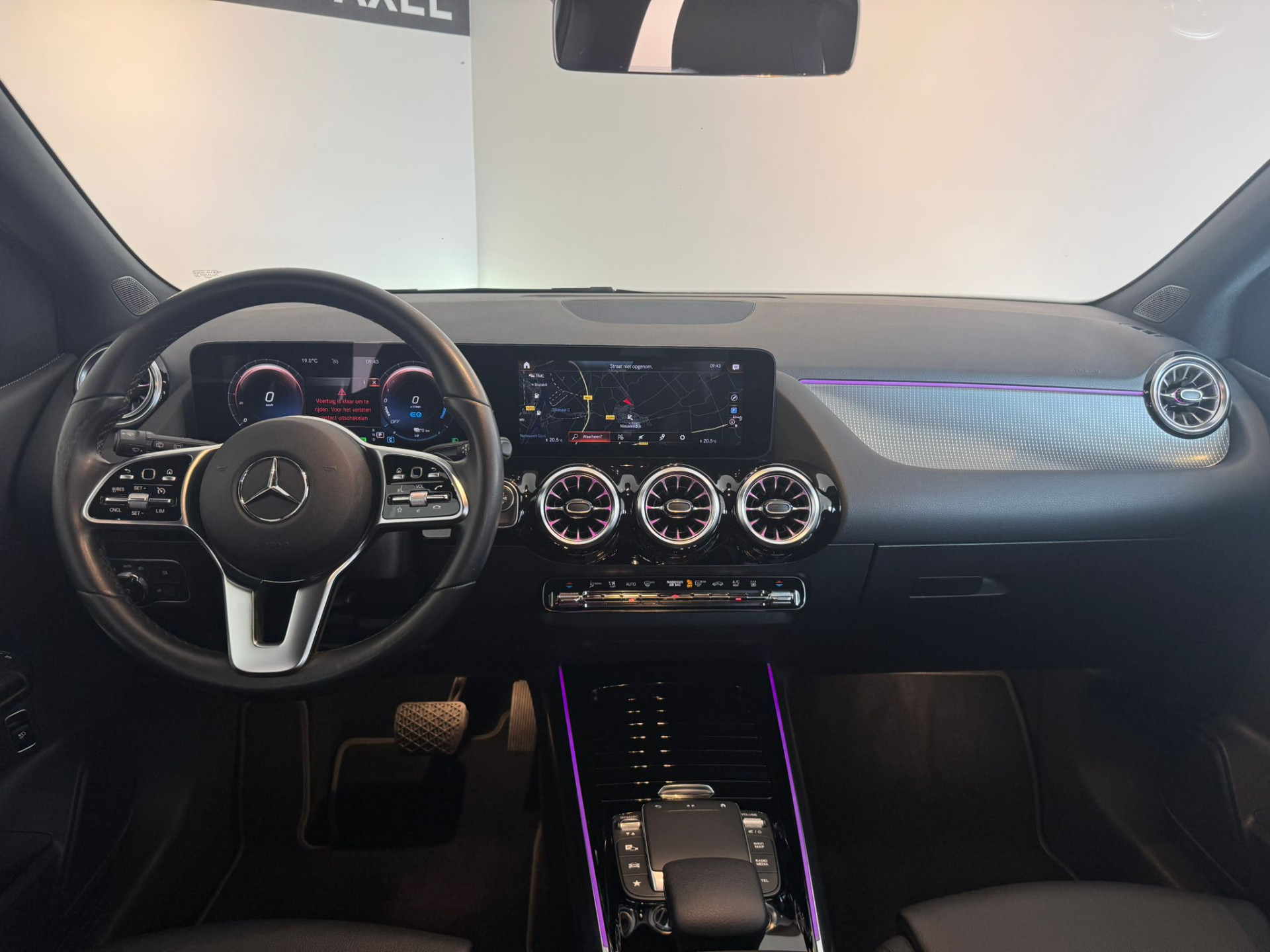 45876971-12.jpg