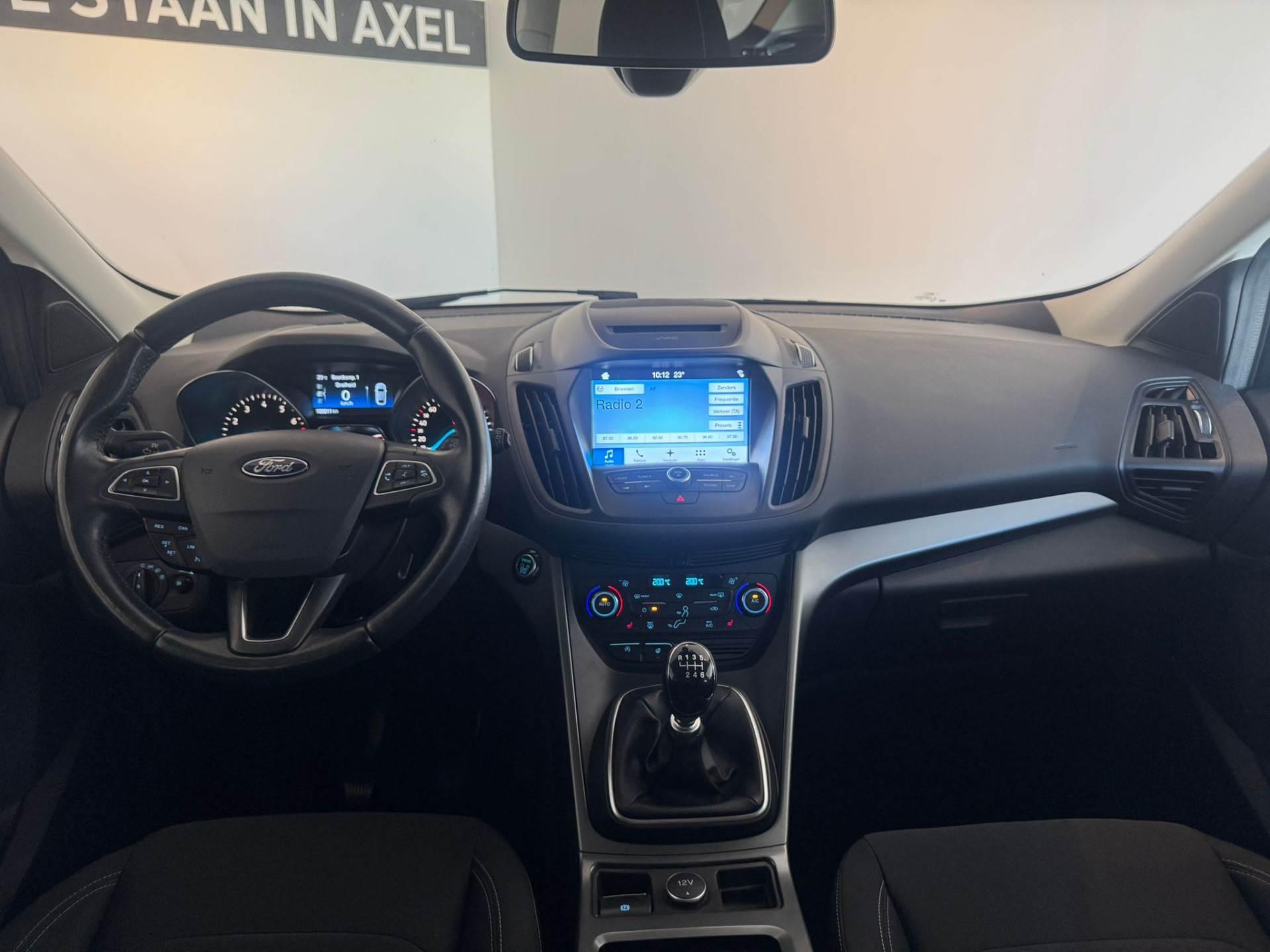 46156702-23.jpg