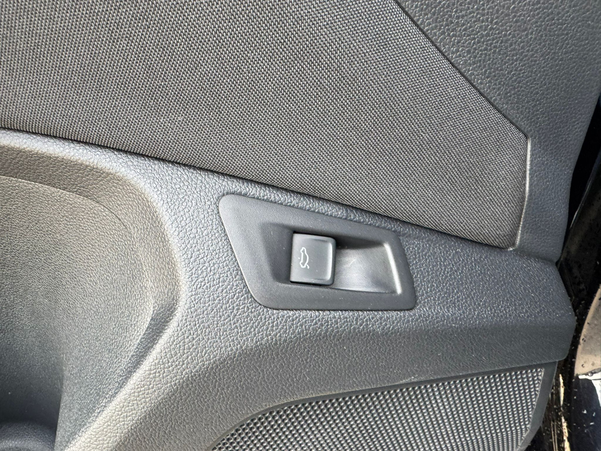 46270229-10.jpg