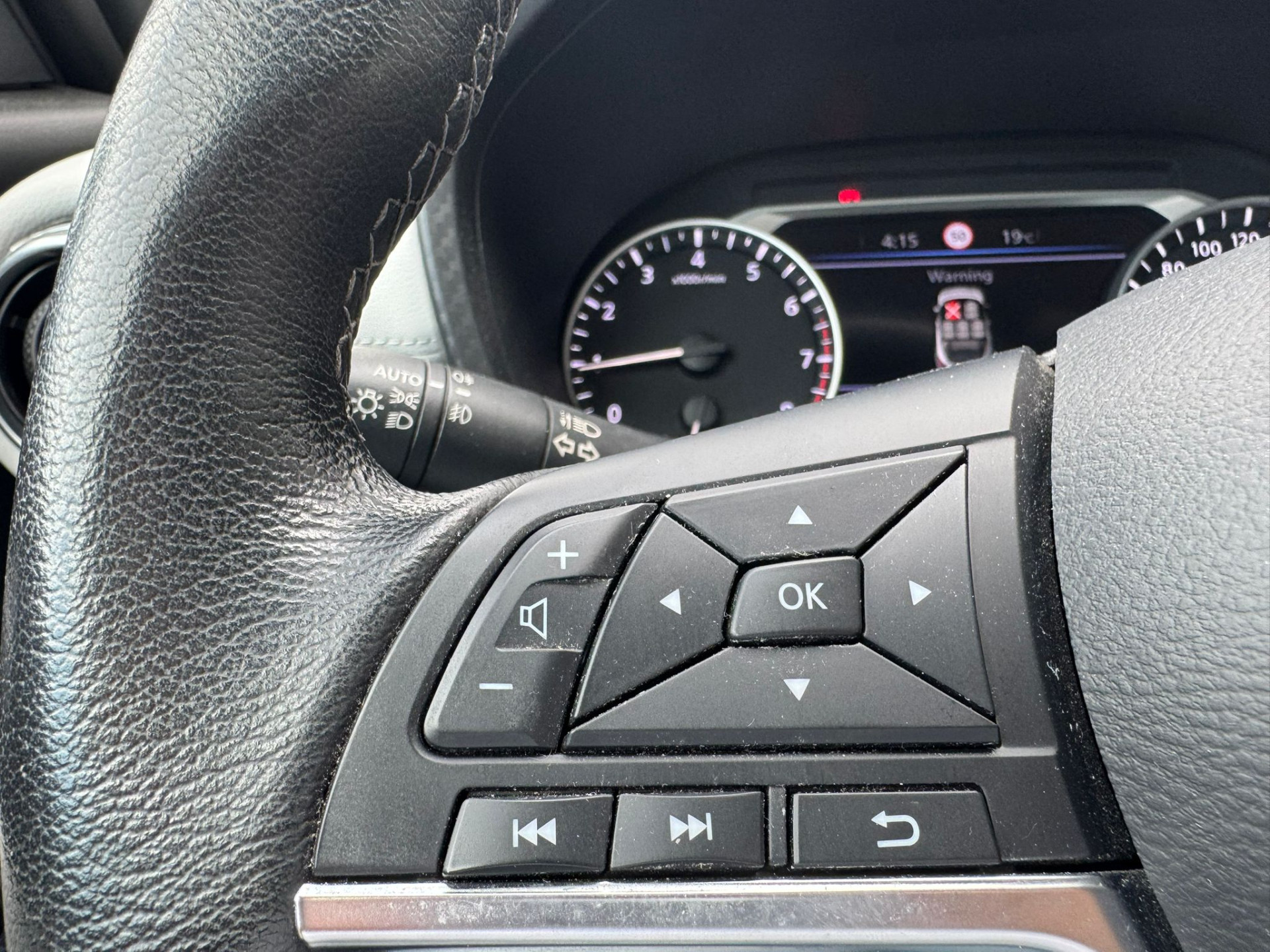 47469638-10.jpg