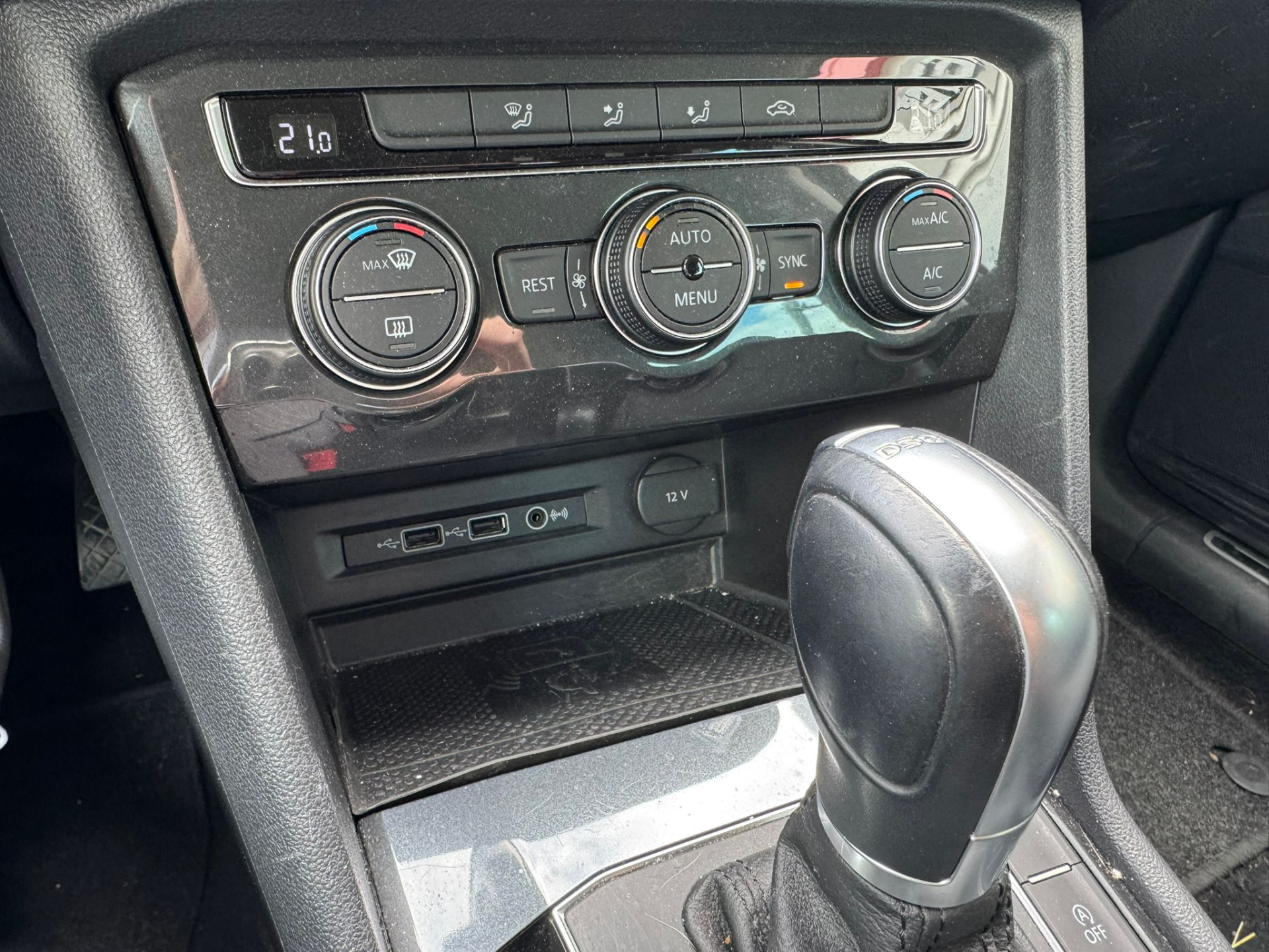47593903-23.jpg