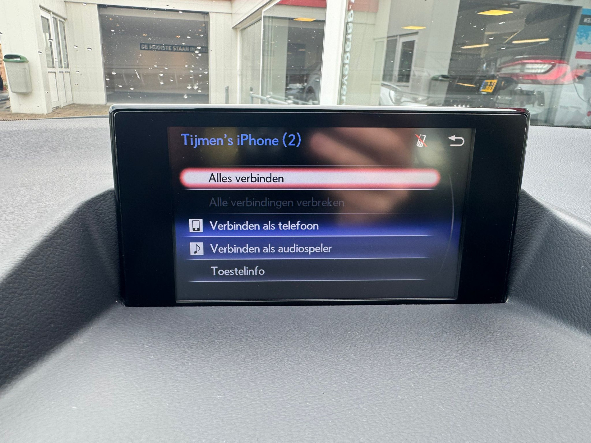 48296114-17.jpg