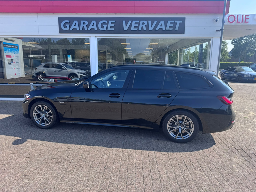 53568504-48.jpg